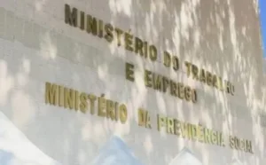 Relatório de transparência salarial para empresas