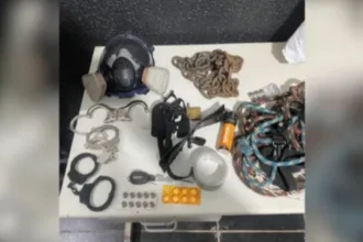 carta-encontrada-em-cativeiro-pedia-para-mae-de-jovem-acorrentada-nao-acionar-policia