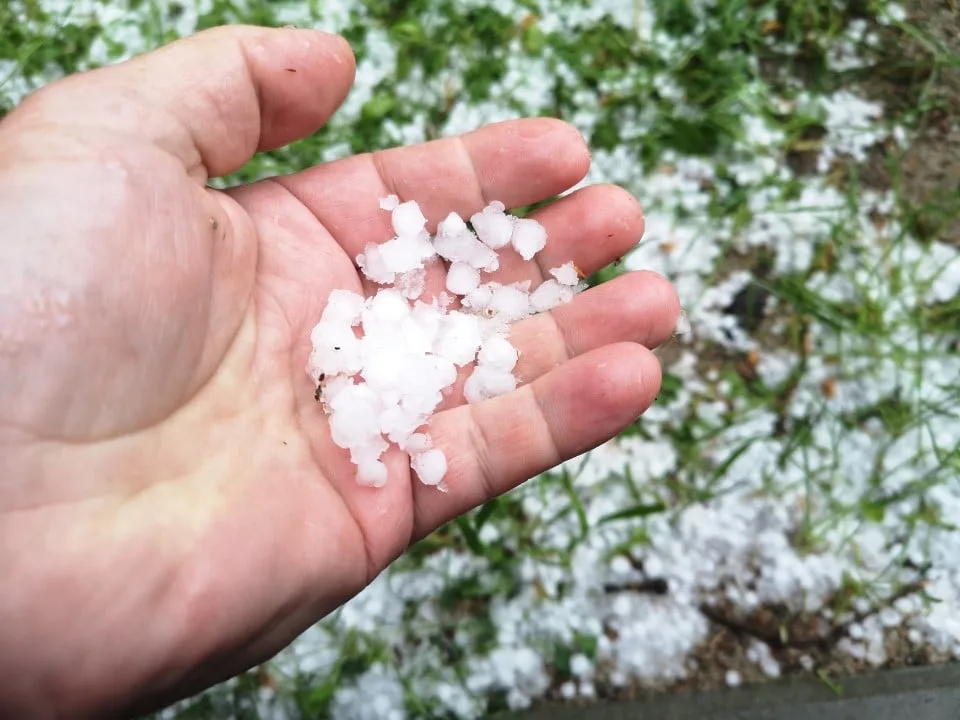 Alerta de tempestade para seis estados inclui ventos fortes e granizo