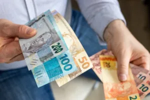proposta-de-salario-minimo-de-r$-1.717-para-2027:-entenda-a-nova-regra-de-calculo