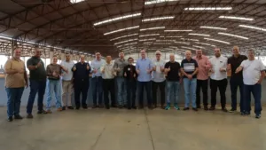 Gustavo Mendanha com vereadores de Mineiros