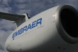 Jato da Embraer com sistema de pouso automatizado