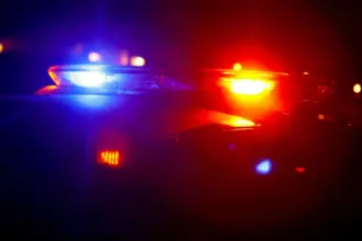 Homem em surto imobilizado em Santos