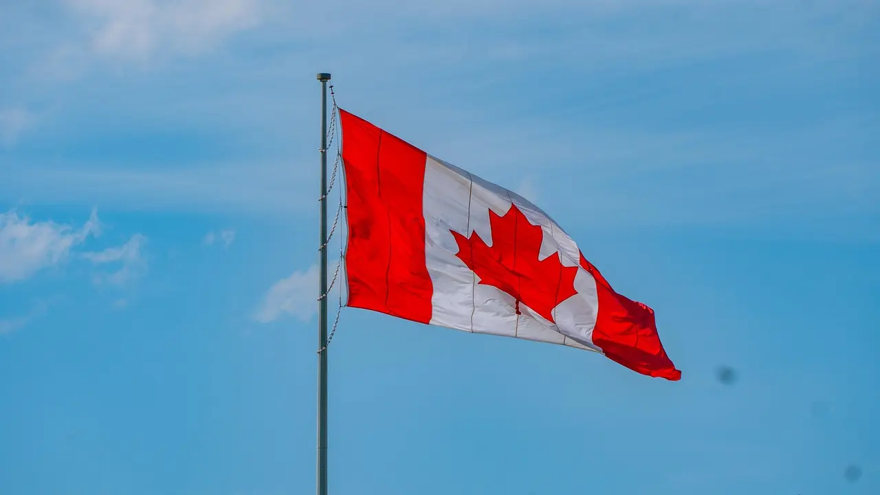 Após EUA impor tarifa de 50%, Canadá anuncia retaliação aos americanos