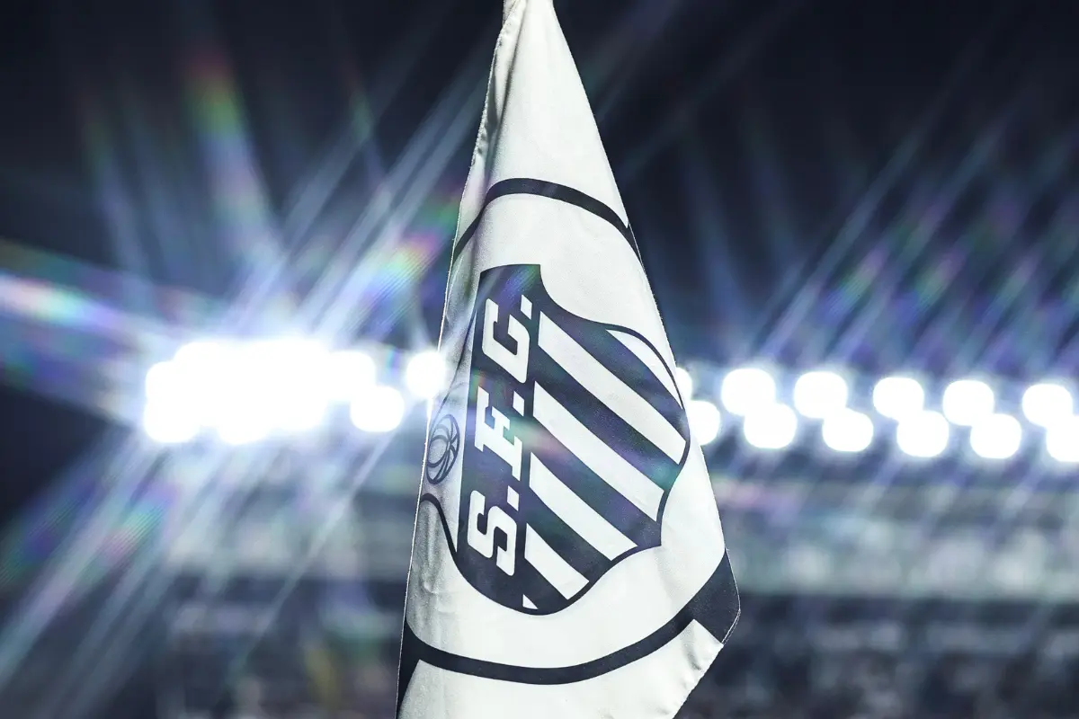 Santos pode perder até 10 mandos de campo após cusparada em jogador