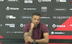 Roger Silva fala sobre gestão do elenco no Atlético