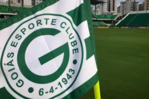Fim do transfer ban do Goiás permite novos reforços