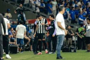 Atlético-MG vs Cruzeiro: Paulo Bracks critica Kaio Jorge
