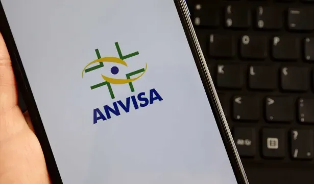 Regras de segurança sanitária em aeroportos pela Anvisa