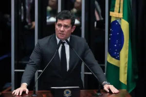 moro-pede-r$-100-mil-em-acao-contra-ex-juiza-que-o-acusou-de-agressao:-‘fabula-vingativa’