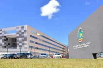 Deputados de Goiás aprovam redução de sessões na Alego