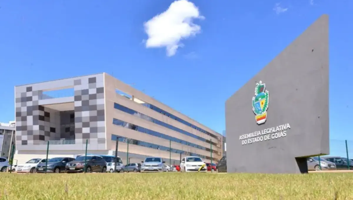 Mudanças na Assembleia de Goiás: Sessões Semanais Reduzidas e Formato Híbrido Aprovados