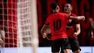 com-facilidade,-atletico-vence-o-botafogo-sp-e-se-aproxima-do-g-6