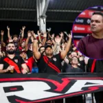 Adson Batista critica torcida do Atlético por baixa presença