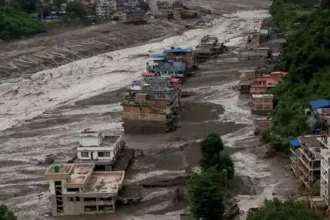 numero-de-mortos-apos-enchentes-entre-nepal-e-tibete-passa-de-335;-cerca-de-1,5-mil-seguem-desaparecidos