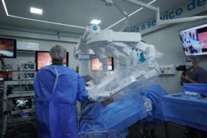 Primeira telecirurgia em Goiás realizada por médico no Chile