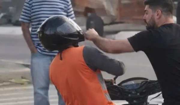 Conflito na T-9: Motorista Ameaça Motociclista com Faca em Goiânia