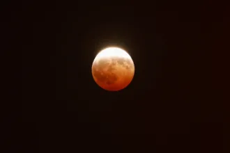 Eclipse lunar parcial sobre Brasília, Brasil