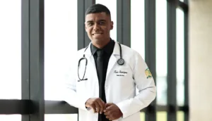 Futuro médico Kaio Rodrigues em ação na faculdade