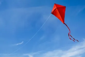 Acidente de parapente em Itanhaém causado por linha de pipa