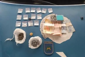 Jovem preso por tráfico de drogas em Goiânia