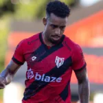 Atlético sem lateral direito enfrenta Avaí