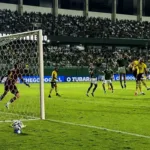 goias-x-sao-bernardo:-lucas-rodrigues-abre-o-placar-na-serrinha