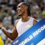 Piu quebra recorde mundial de atletismo nos 400m com barreiras