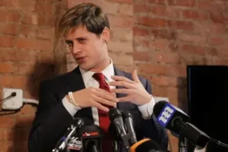 Detenção de Milo Yiannopoulos pelo ICE nos EUA