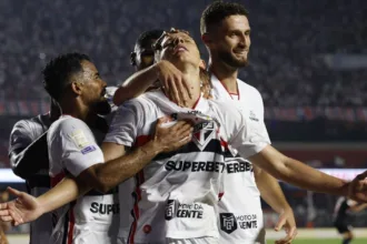 São Paulo vence Bragantino no Campeonato Brasileiro