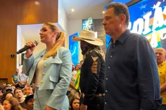 Flávia do Maguito explicando o uso do nome de urna