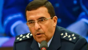 Ex-comandante da FAB Carlos Baptista Junior em entrevista