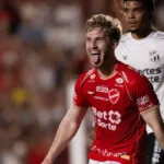 Vila Nova vence Ceará em jogo com quedas de energia