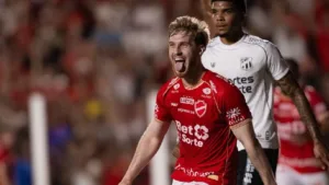 Vila Nova vence Ceará em jogo com quedas de energia