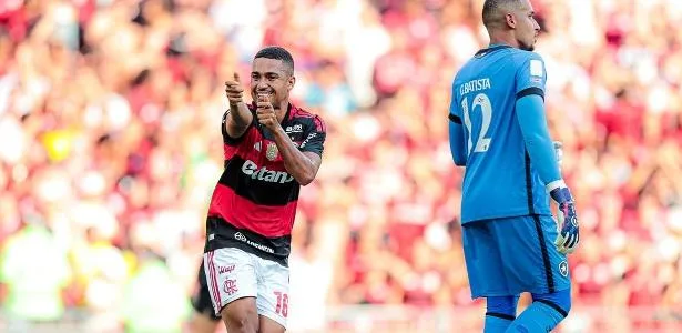 Samuel Lino decide, Flamengo vence o Botafogo e reage na caça ao Palmeiras – UOL