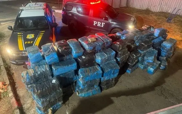 Recorde brasileiro em 2026: PRF apreende 3,7 toneladas de “super maconha” em Goiás