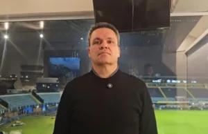 Adson Batista considera empréstimo de meio-campistas do Atlético