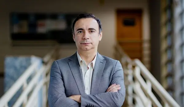Professor da UFG referência em inteligência artificial