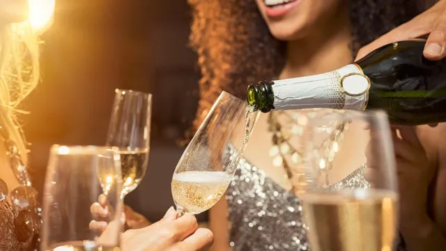 Busca por ‘sugar daddy’ termina em prejuízo de até R$ 2.000 para mulheres em SC