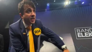 Renan Santos suspenso pelo TSE, debates e verbas vetadas