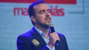 Gustavo Mendanha em campanha para o Senado