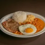 Pratos mounjaros no restaurante Caseratto em Goiânia