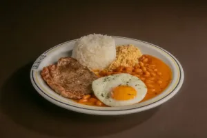 Pratos mounjaros no restaurante Caseratto em Goiânia