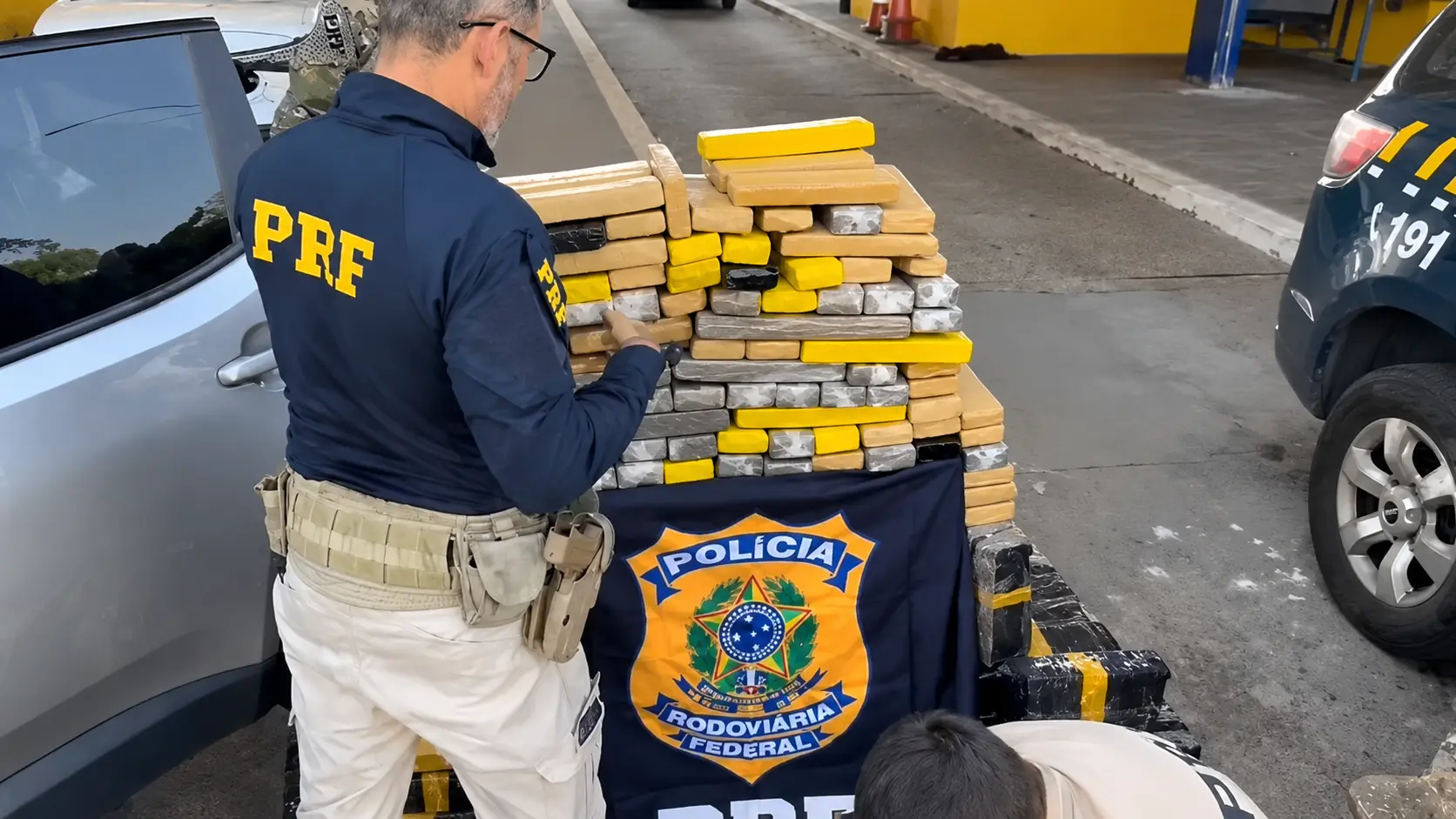 PRF encontra quase meia tonelada de drogas após perseguição em Abadia