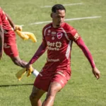 Rescisão de contrato do atacante do Vila Nova