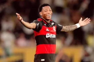 gonzalo-plata-retorna-ao-flamengo-apos-reprovacao-em-exames-no-dinamo-de-moscou