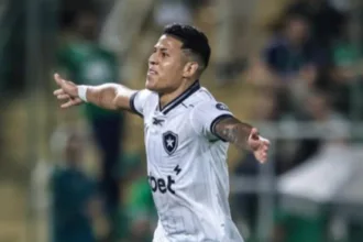 botafogo-questiona-reprovacao-de-matheus-martins-em-exames-do-dinamo-moscou