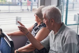 Transporte gratuito para idosos de 60 a 64 anos em 2026