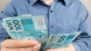 Impacto do feriado no pagamento de salários em setembro