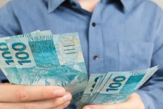Impacto do feriado no pagamento de salários em setembro